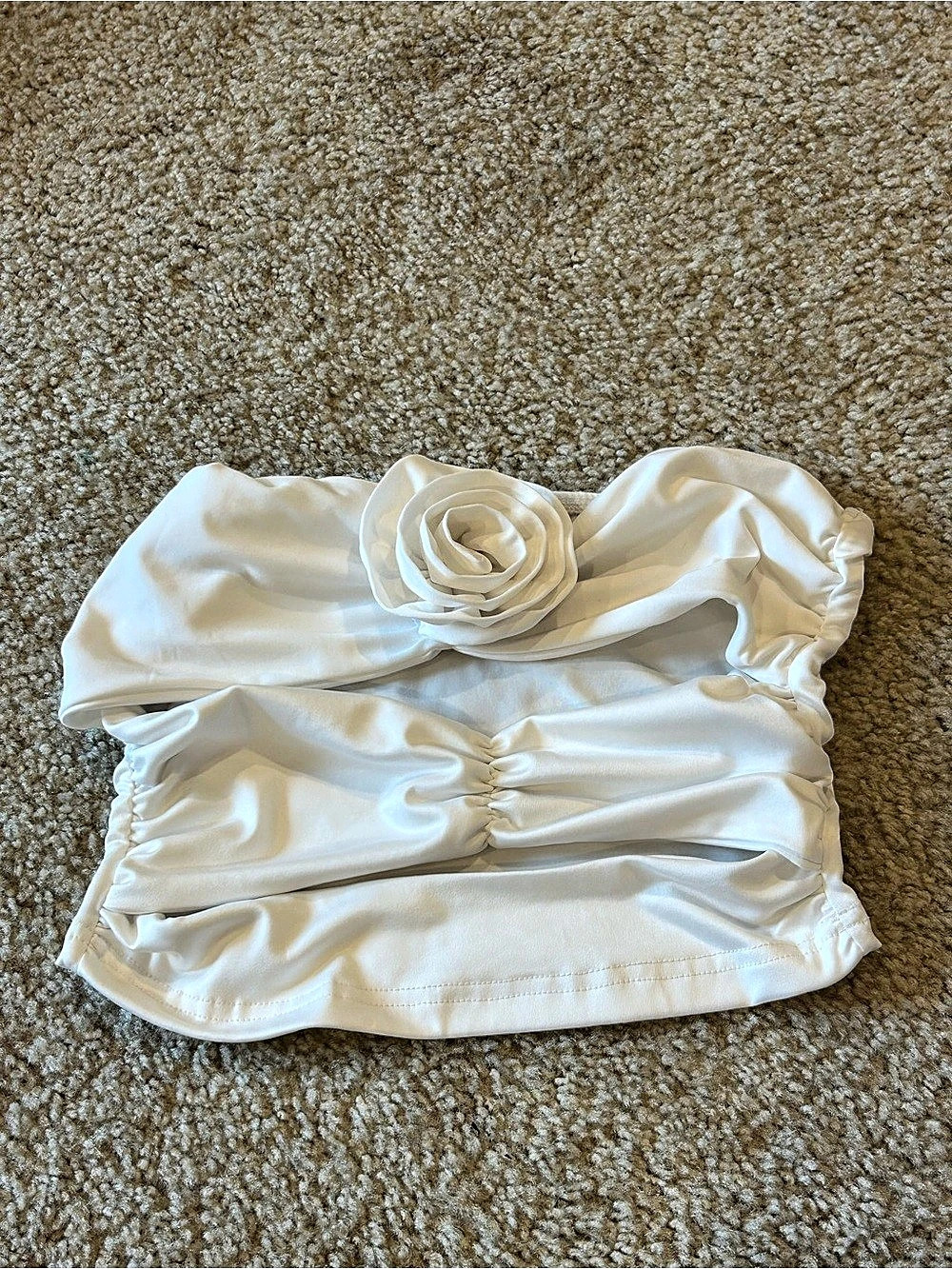 Floral Appliqué Ruched Crop Top in White Like New